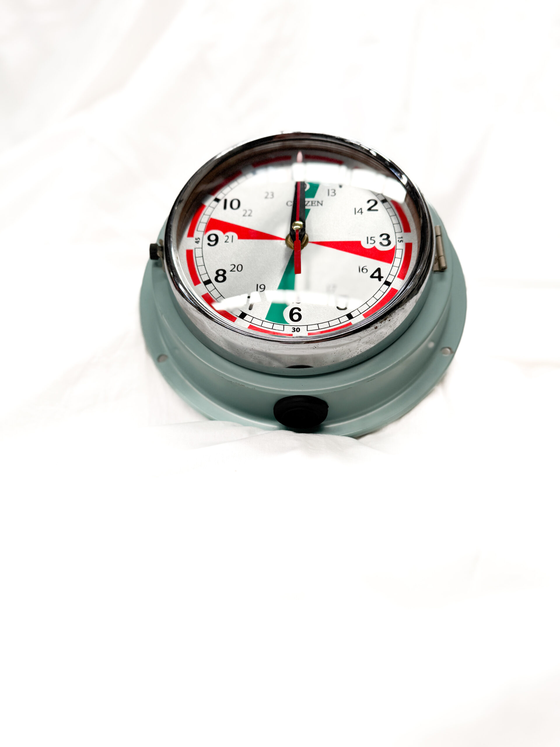 CITIZEN Green and Red Clock - Image 7