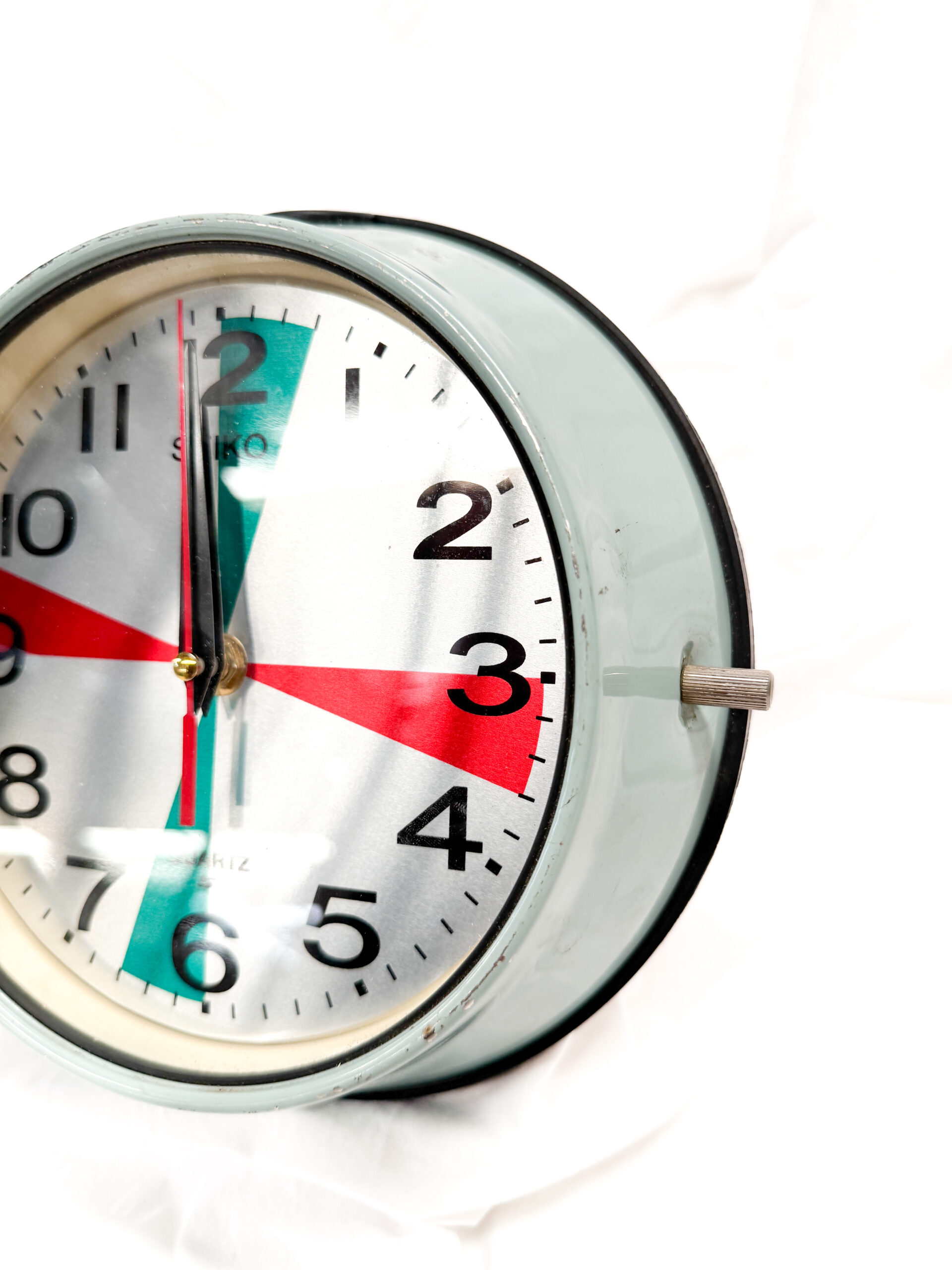 SEIKO Green and Red Clock - Image 5