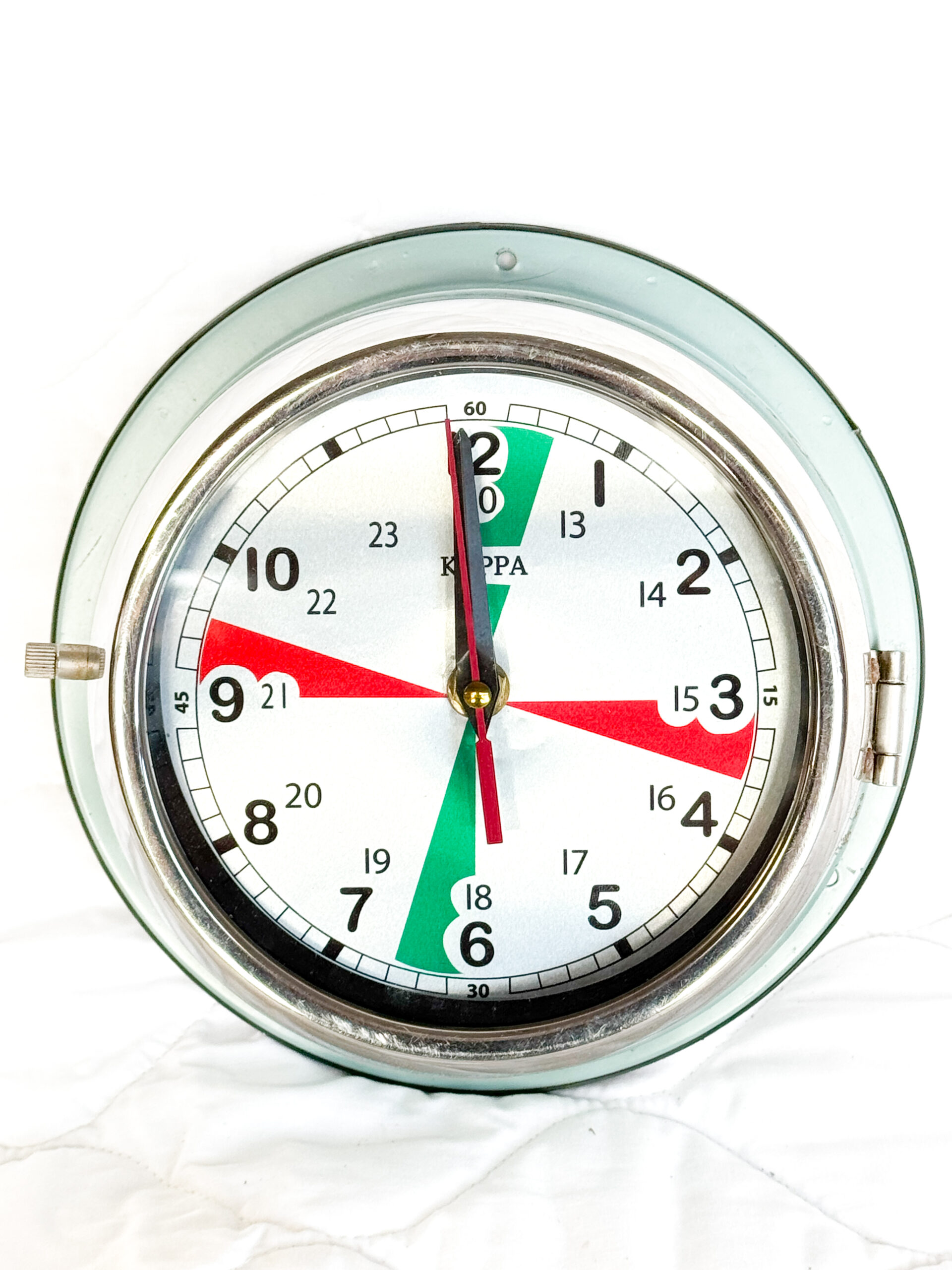 CITIZEN Green and Red Clock - Image 2